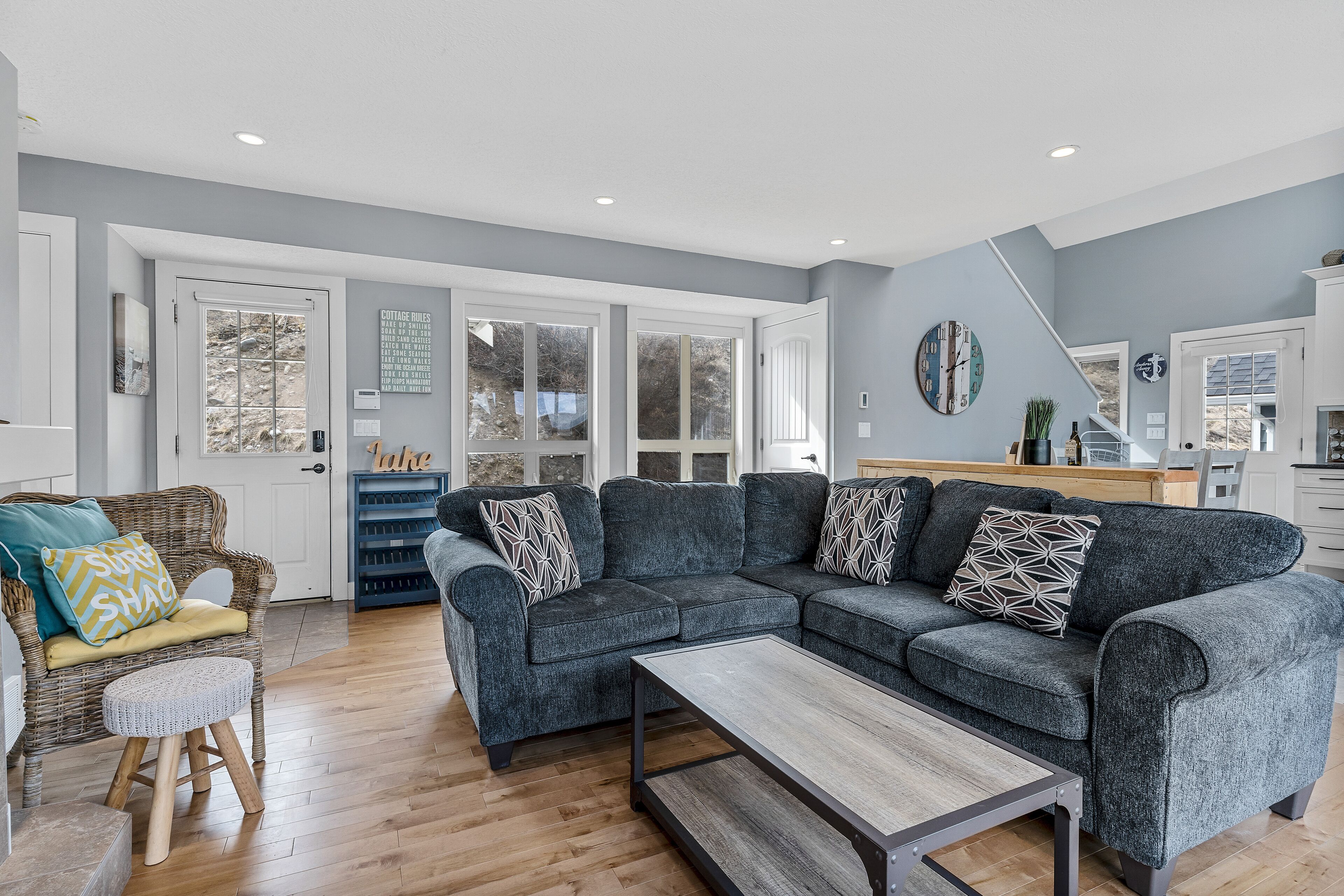 PETS AND LARGE FAMILIES WELCOME!! MONTHLY RATES! WE LOVE TO HOST FAMILIES! 