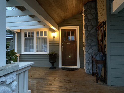 CHARMING HOME Close to Nature and City