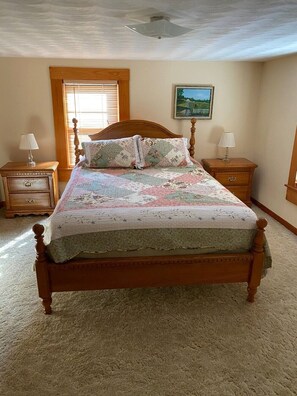 3 bedrooms, iron/ironing board, free WiFi, bed sheets - The Ranch House (Edinburg)