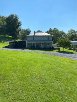 المنشأة من الخارج