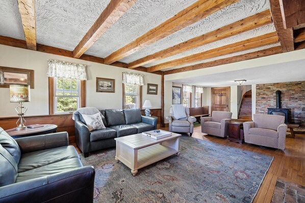 Smart TV, fireplace, video games