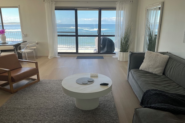 Smart TV, books, stereo