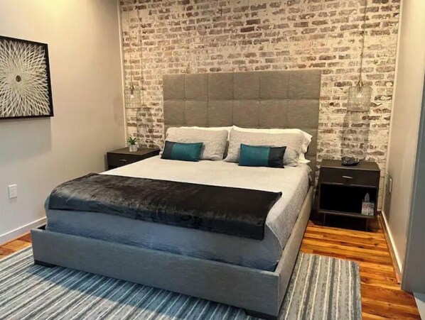 2 chambres, fer et planche à repasser, Wi-Fi, draps fournis