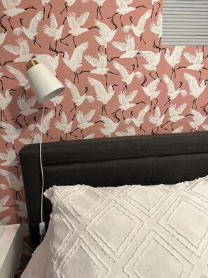 1 habitación, tabla de planchar con plancha, wifi gratis y ropa de cama