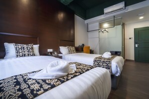 Deluxe Twin Room | Blackout drapes, iron/ironing board, free WiFi, bed sheets