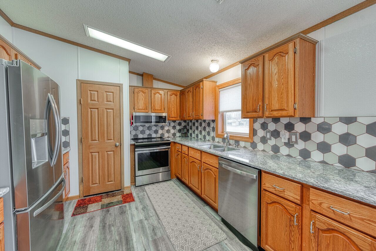 Tucked off the Path-Yet near it all! <5 min to entertainment, colleges and more!