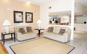 Interior - Runaway Bay 128 - Beach, Pool, gym and bay (Bradenton Beach)