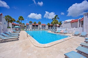Unclassified image, 2 of 48, button - Runaway Bay 128 - Beach, Pool, gym and bay (Bradenton Beach)
