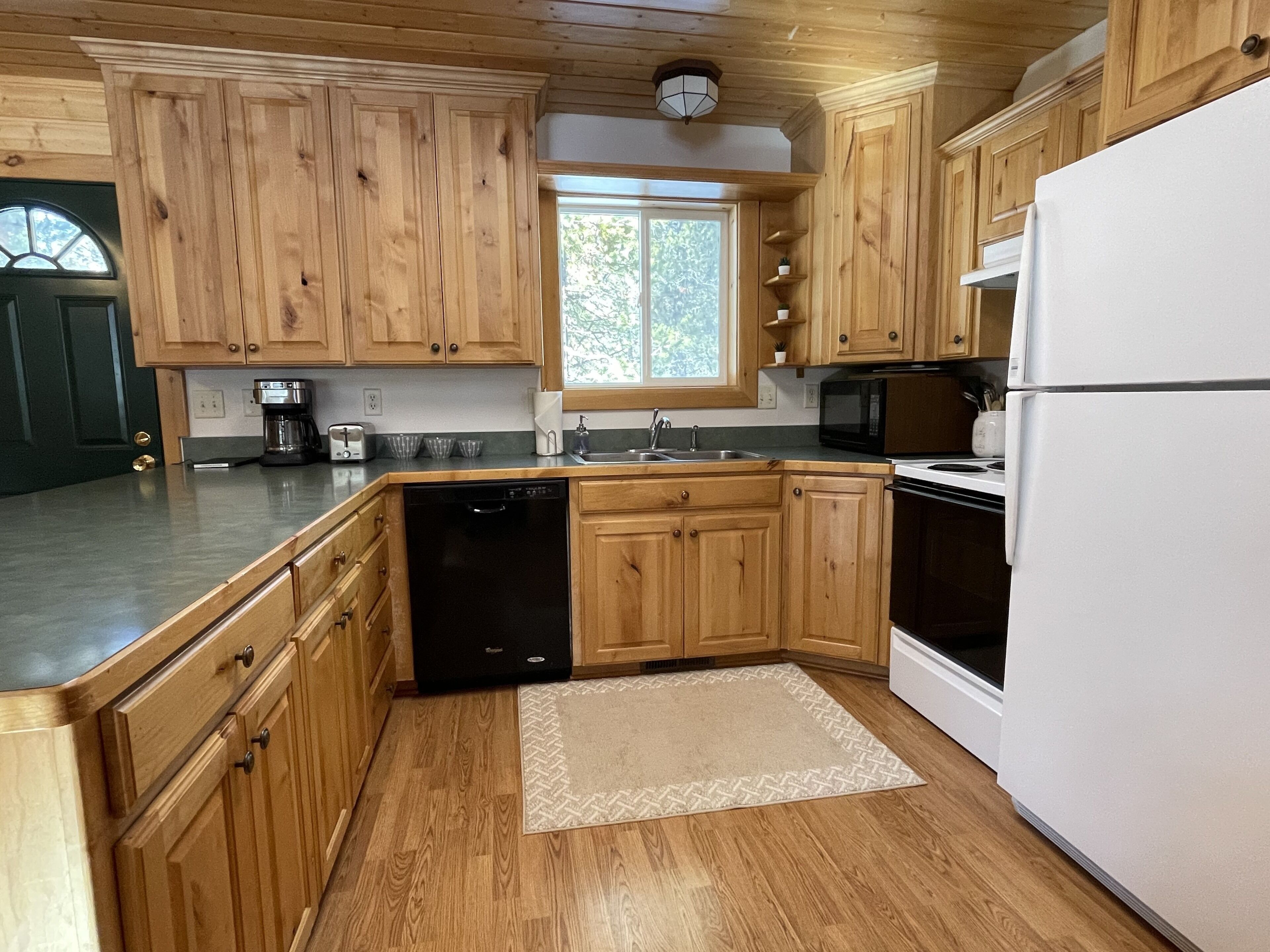 雪櫃、微波爐、焗爐、爐具