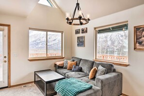 TV, DVD player, books - Alaskan Mountain Gem with Private Hot Tub & Gym! (Eagle River)