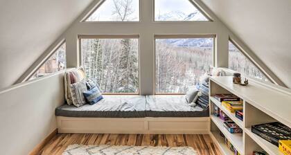 Alaskan Mountain Gem with Private Hot Tub & Gym!