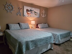 3 camere, una scrivania, ferro/asse da stiro, Wi-Fi gratuito