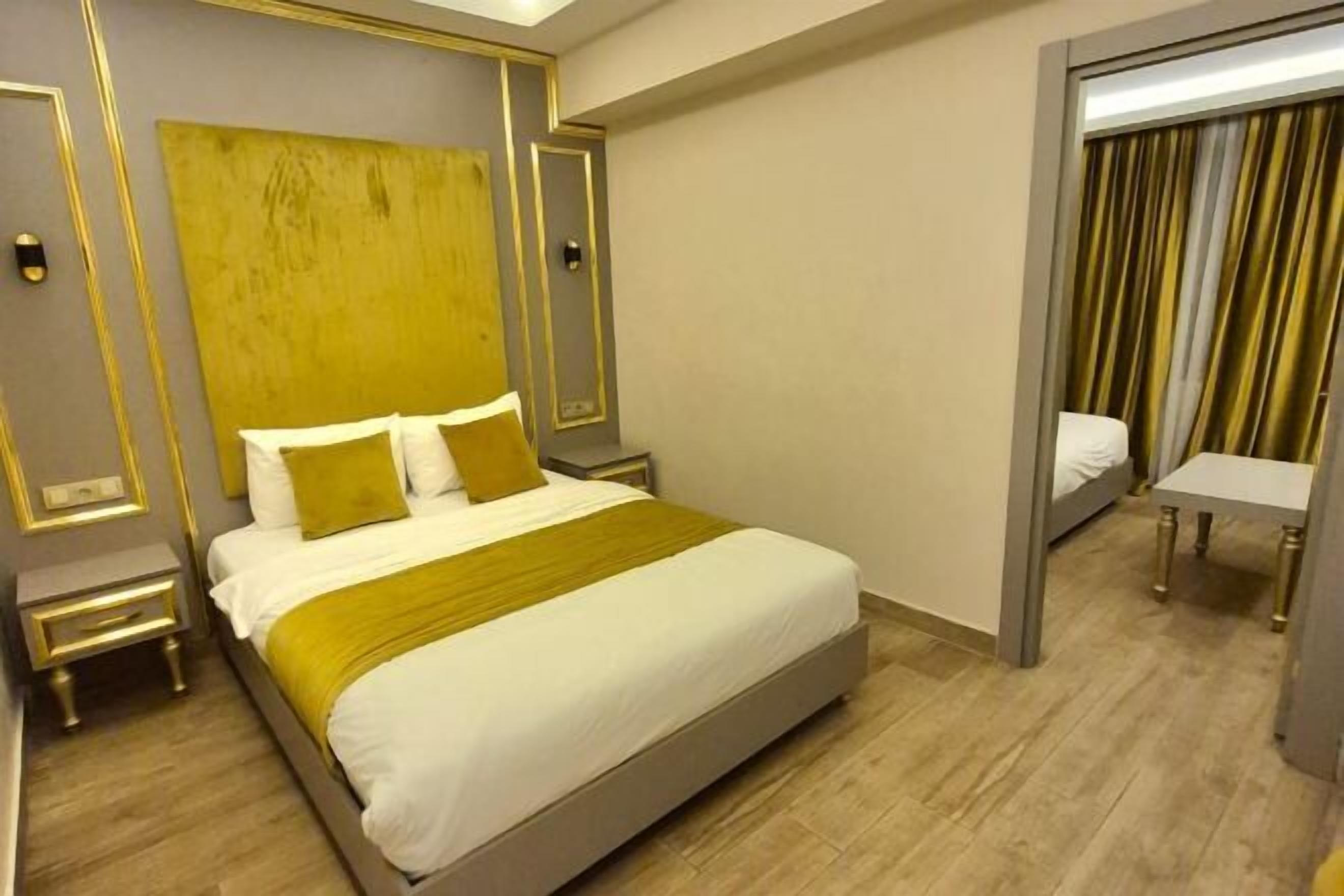 Hochwertige Bettwaren, Zimmersafe, Schreibtisch