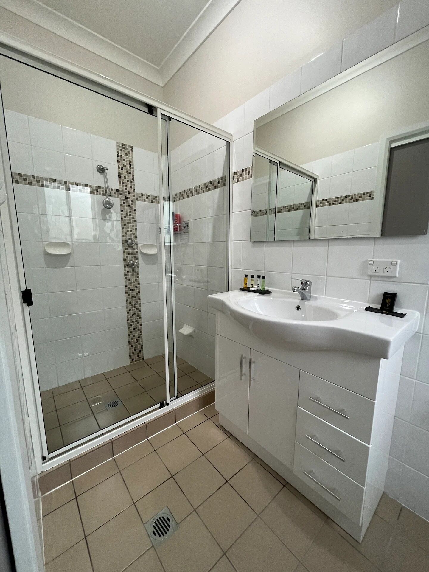 Hillcrest Farm Stay affordable 2 bedroom apartment