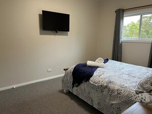 3 bedrooms, iron/ironing board, travel crib, free WiFi