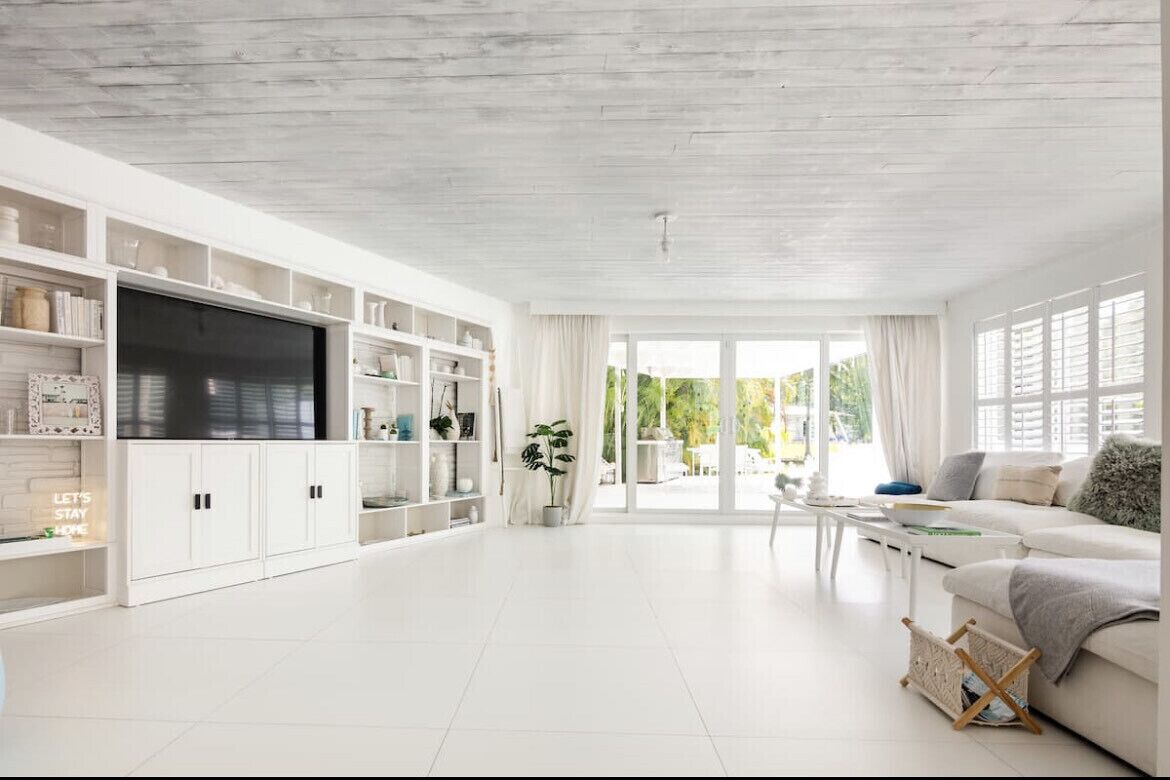 One of a kind 5 palms waterfront villa sleeps 14