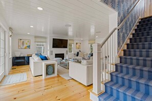 TV, fireplace, ping pong, stereo - Royal Retreat: 935-C  Renovated Luxury Chatham Home with Pool & Hot Tub (Chatham)