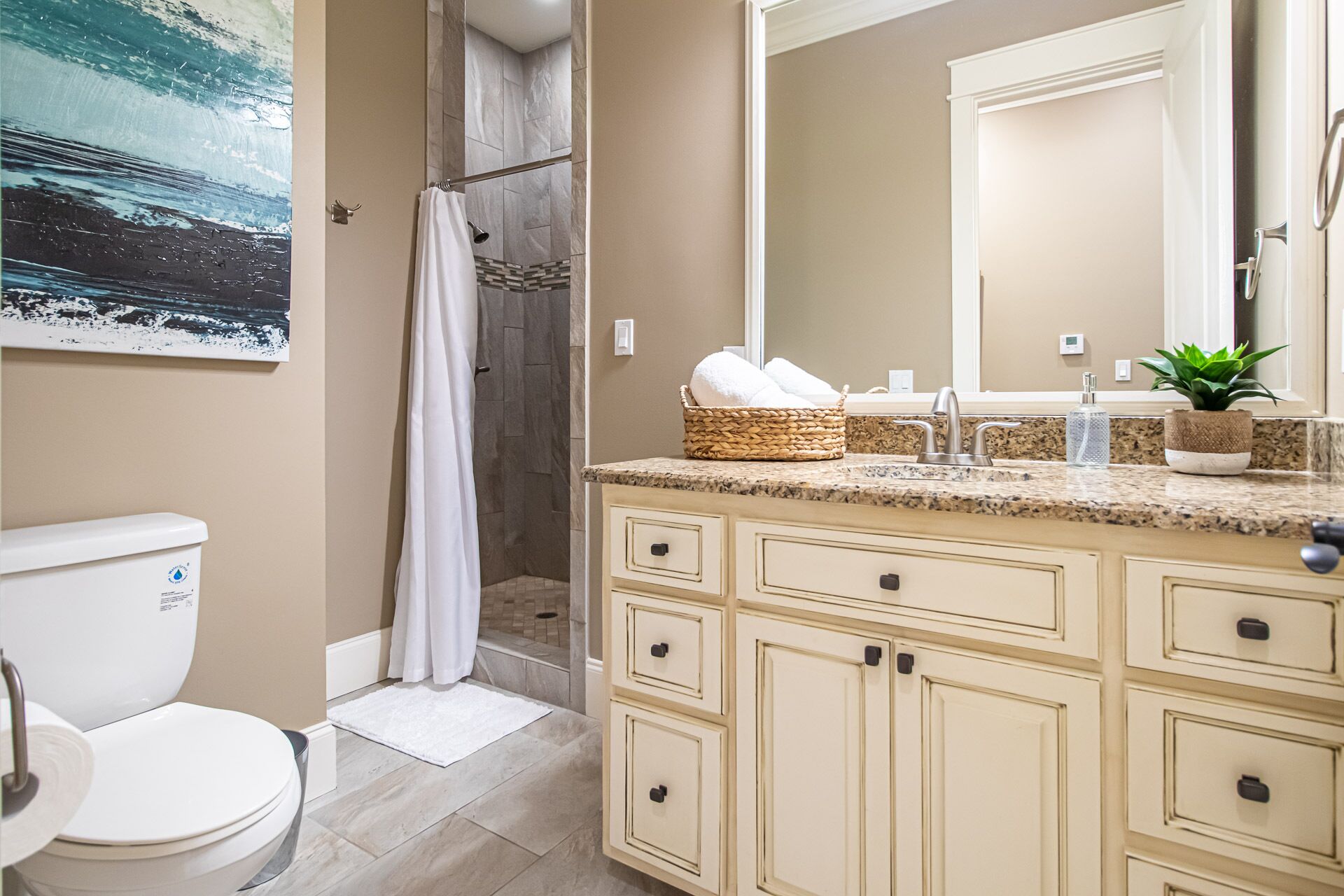 Seagrass Luxury Loft - the perfect Gulfport location!