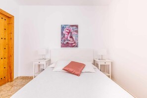 1 bedroom, iron/ironing board, free WiFi, bed sheets