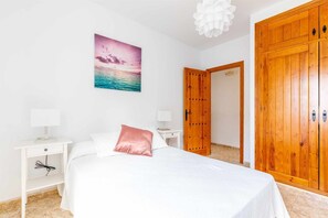 2 bedrooms, iron/ironing board, free WiFi, bed sheets - A&N Frigiliana 4   . (Frigiliana)