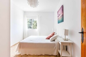 2 chambres, fer et planche Ă repasser, Wi-Fi gratuit, draps fournis
