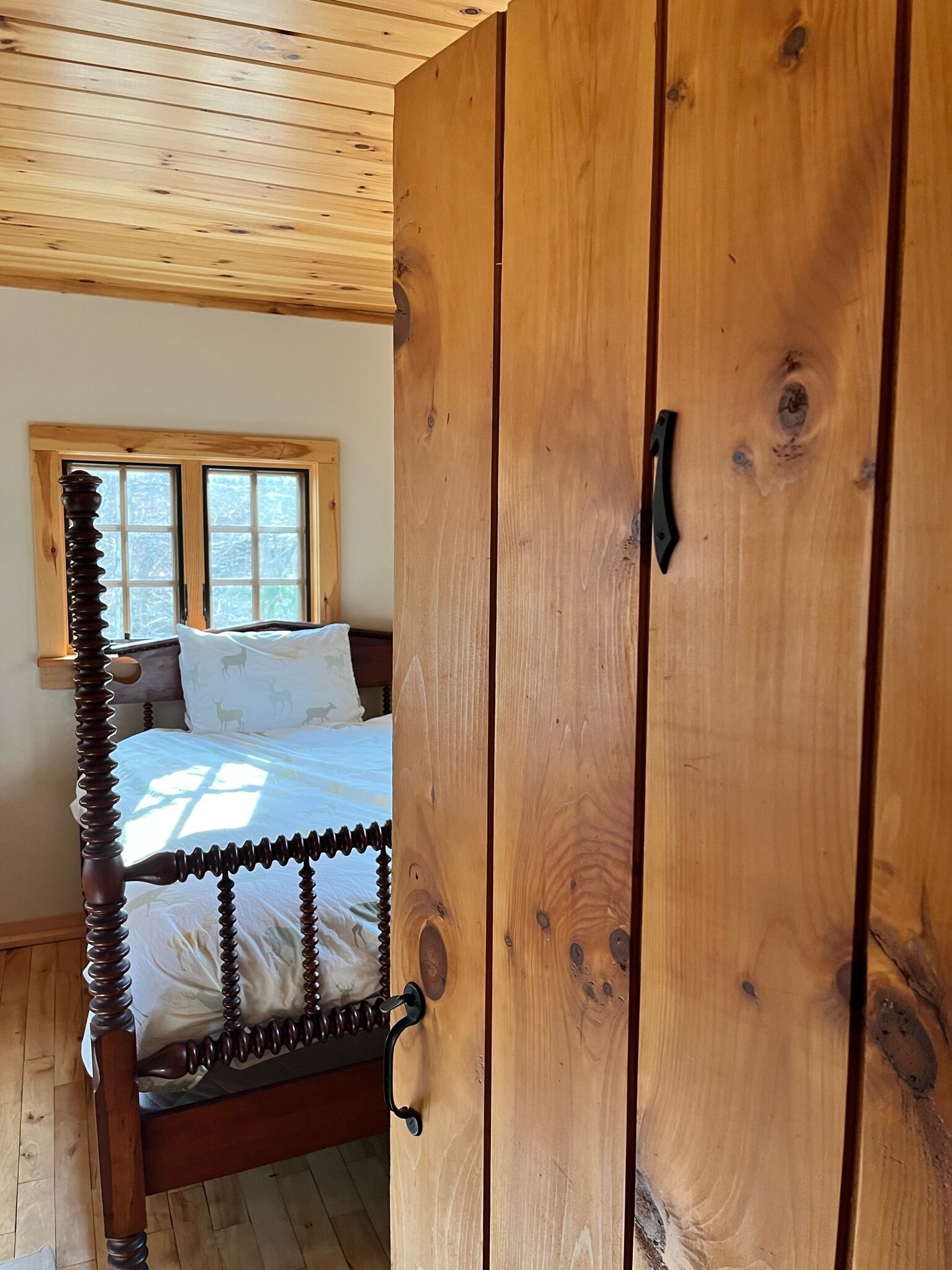 Skylight Ski Lodge - 7 Bedrooms - Close to Bromley, Stratton, Mt Snow and more!