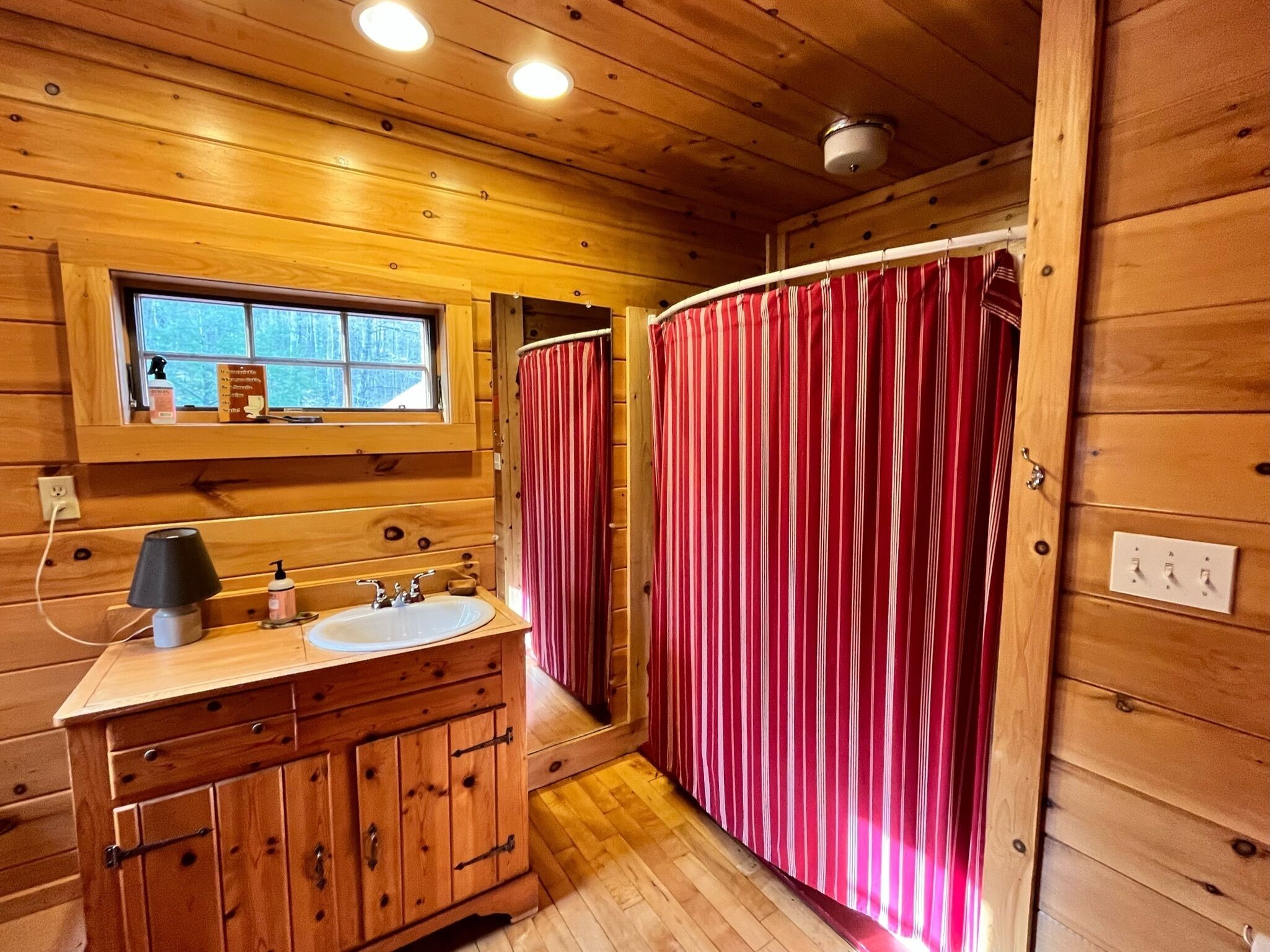 Skylight Ski Lodge - 7 Bedrooms - Close to Bromley, Stratton, Mt Snow and more!