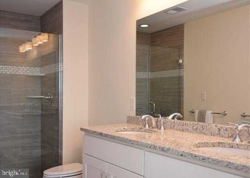 Luxury 2BR 2BA Bayview Condo in the Heart of Dewey with Pools