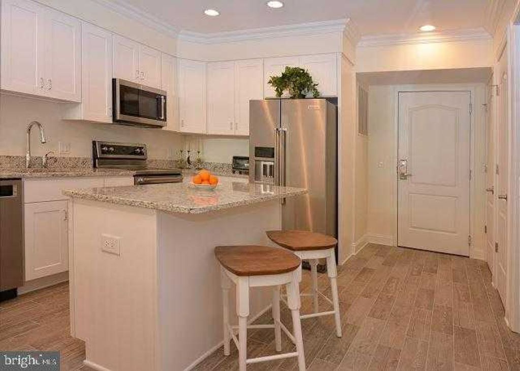 Luxury 2BR 2BA Bayview Condo in the Heart of Dewey with Pools