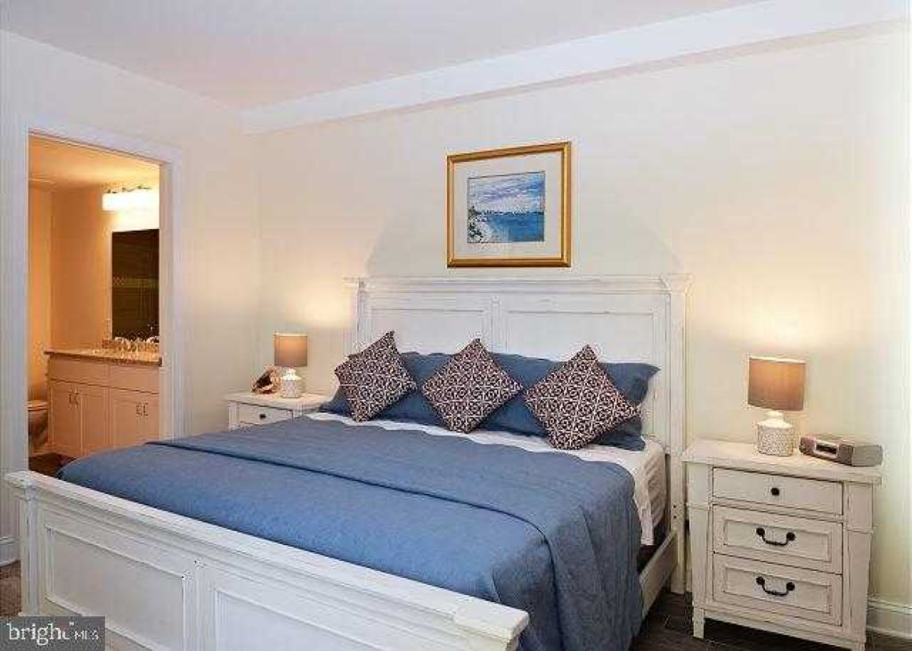 Luxury 2BR 2BA Bayview Condo in the Heart of Dewey with Pools