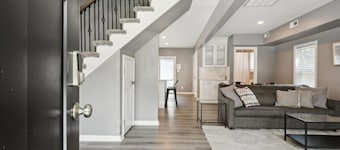 Monthly pet-friendly, <5 min walk to beach