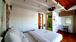 Luxury Suite | 1 bedroom, laptop workspace, free WiFi