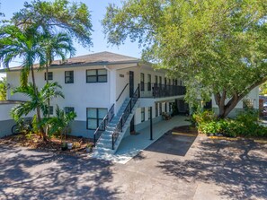 Exterior - Luxury 2 Bd Apt - Quick drive to Downtown & The Beach (Fort Lauderdale)