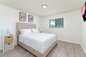 2 bedrooms, desk, iron/ironing board, free WiFi - Luxury 2 Bd Apt - Quick drive to Downtown & The Beach (Fort Lauderdale)