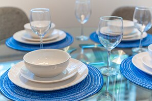 Dining - Luxury 2 Bd Apt - Quick drive to Downtown & The Beach (Fort Lauderdale)