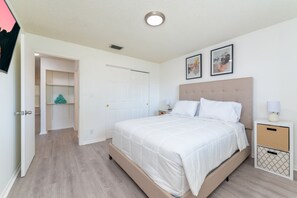 2 bedrooms, desk, iron/ironing board, WiFi (free)