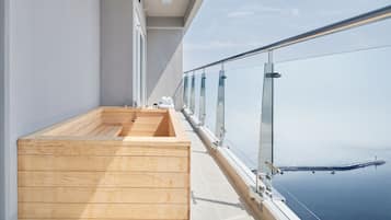 3 bedrooms, down comforters, in-room safe, laptop workspace