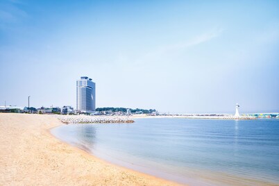 Gangneung Chonpines Ocean Suites Hotel
