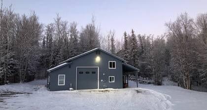 Serene Suite - private studio close to city center.