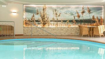 Alberca techada y alberca climatizada