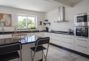 Fridge, microwave, oven, stovetop - 'Fantastic Renovated Villa Annex' with Terrace, Pool & Wi-Fi (Mijas Costa)