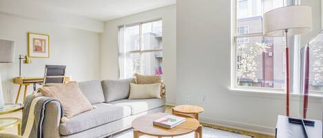 Fernseher, Stereoanlage