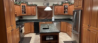 Close to Deerfield Lake,Hiking,UTV,Gameroom,Hot tub,Mini Donkey,Goats & Chickens