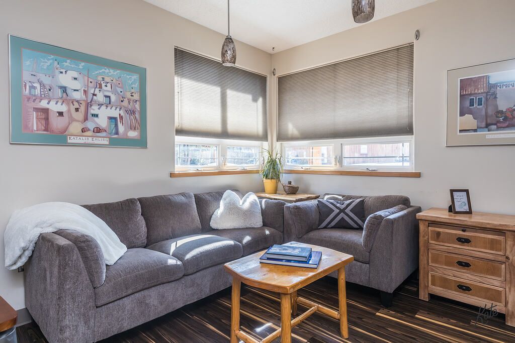 Modern Loft w/ Garage