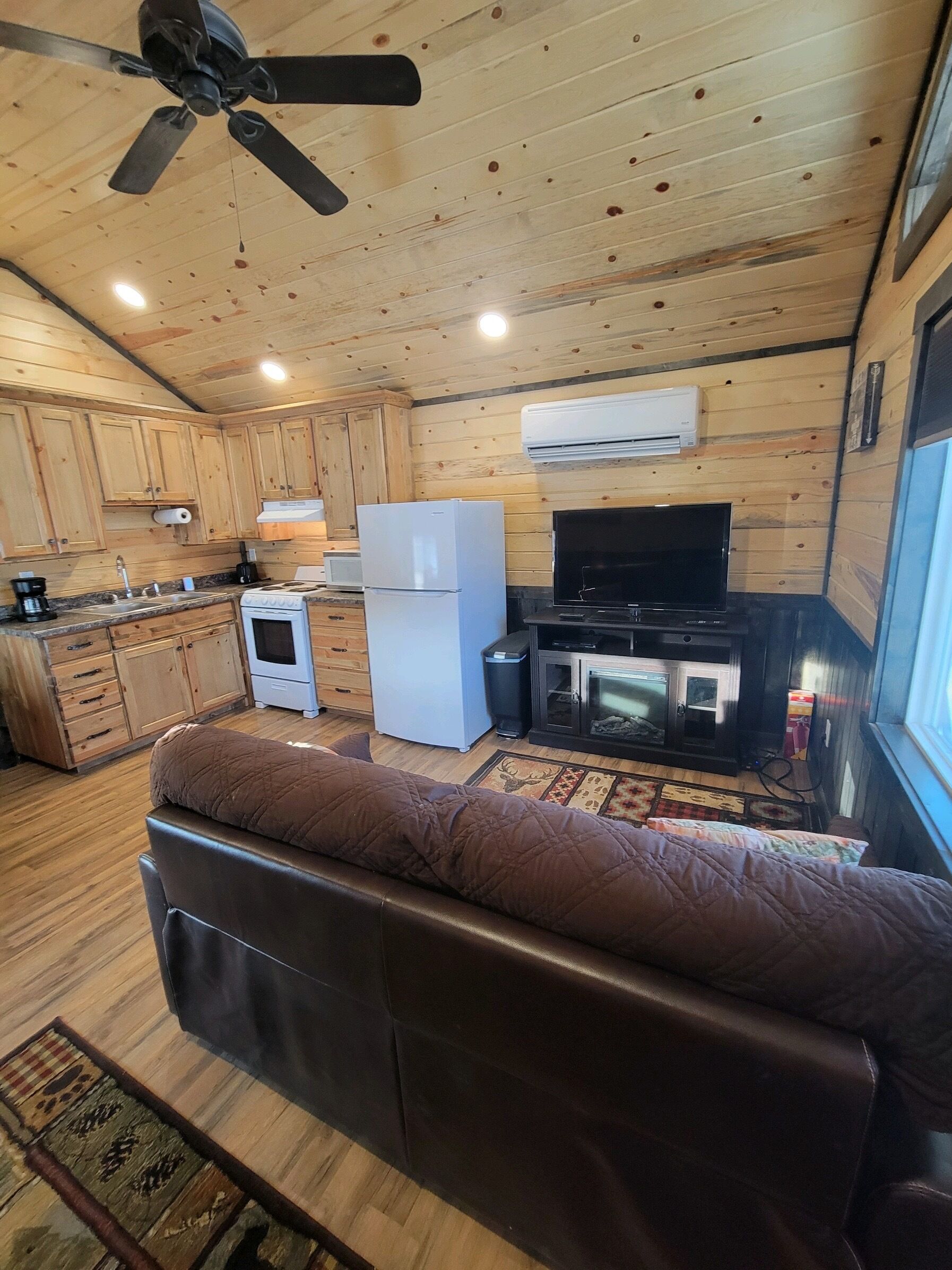 Hunter's Cabin! Glacier National Park! Trails and Skiing! Pet Friendly!