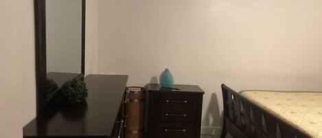 1 室のベッドルーム、WiFi