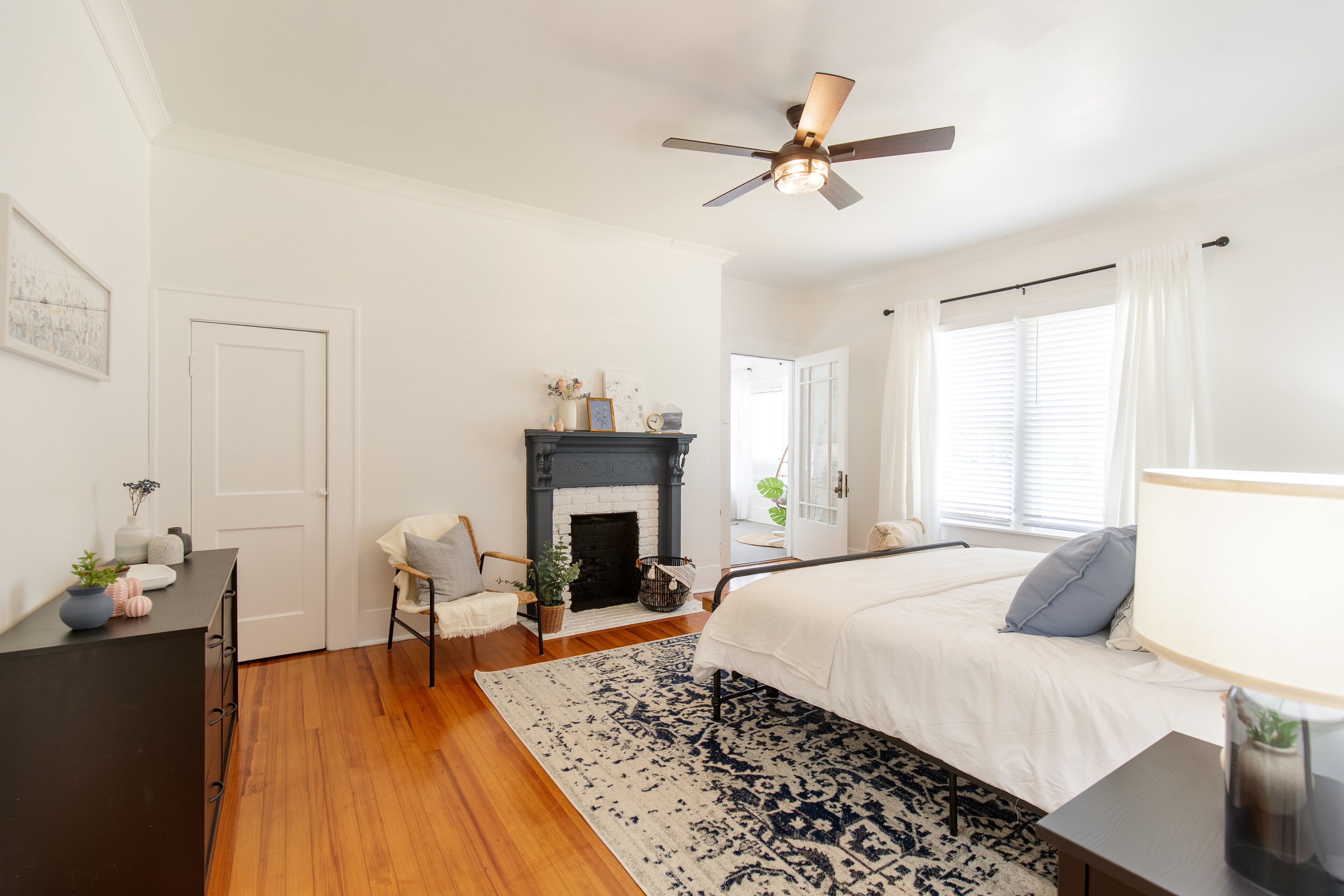 4 camere, una scrivania, ferro/asse da stiro, Wi-Fi gratuito