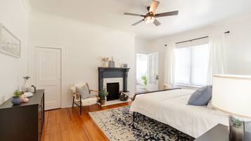 4 quartos, escrivaninha, ferros/tábuas de passar roupa