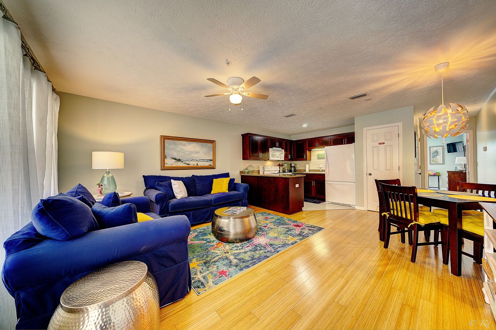Peachtree oasis! 4 min walk to the beach, free parking, 2 miles to pier park