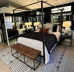 3 slaapkamers, een strijkplank/strijkijzer, gratis wifi, beddengoed